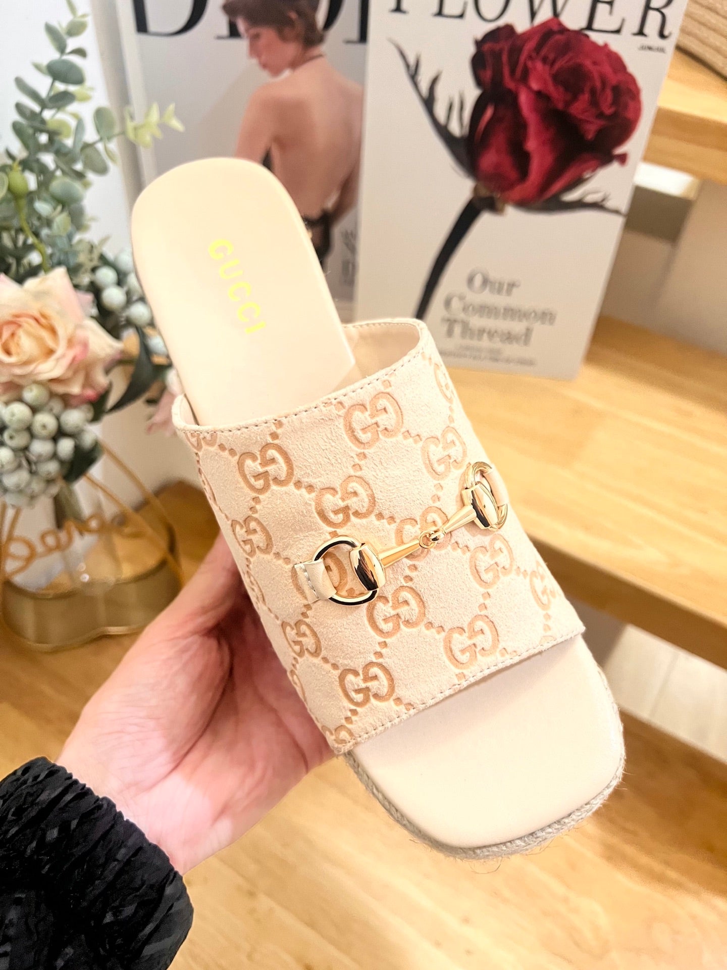 GUCCI 26S WEDGE SANDALS 100 MM IN BEIGE SUEDE