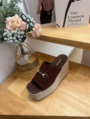 GUCCI 26S WEDGE SANDALS 100 MM IN BROWN SUEDE