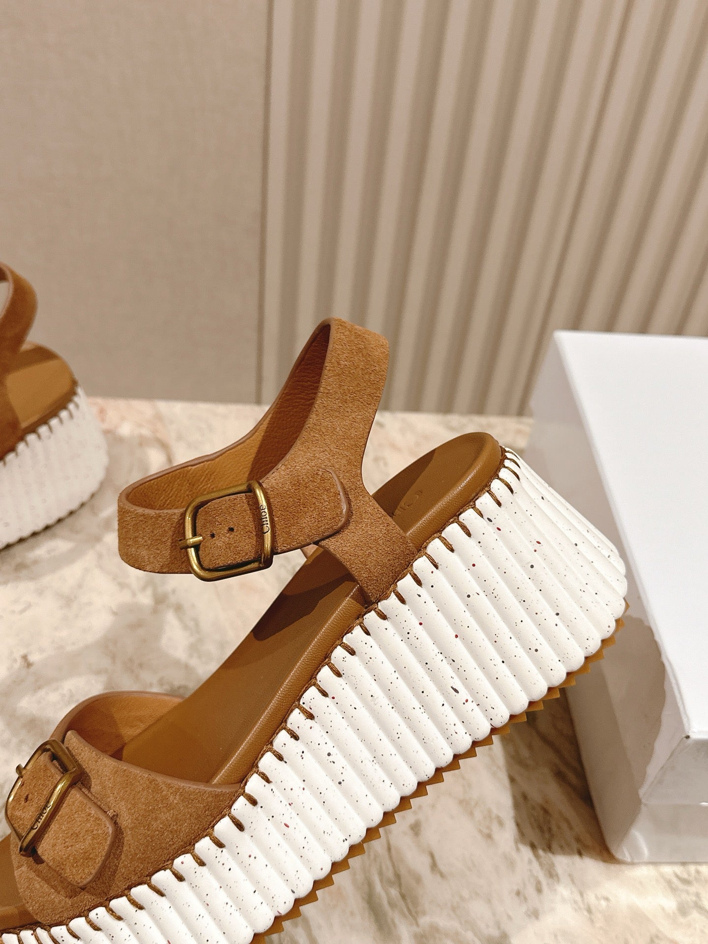 CHLOÉ 26S HIGH-HEELED SANDALS IN BROWN LAMBSKIN AND SUEDE