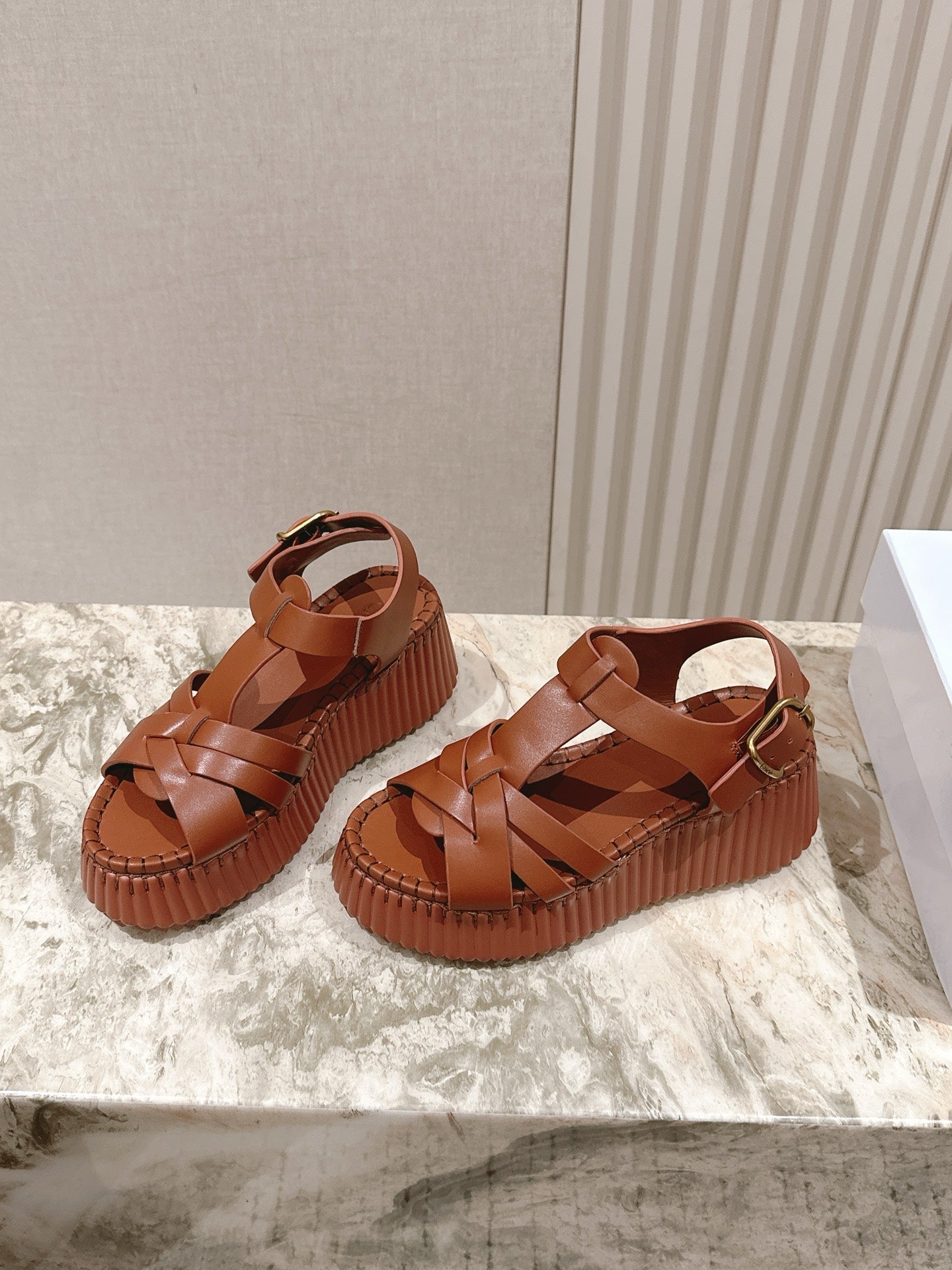 CHLOÉ 26S HIGH-HEELED SANDALS IN BROWN LAMBSKIN