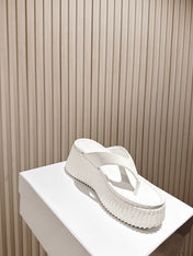 CHLOÉ 26S PLATFORM FLIP-FLOPS IN WHITE LAMBSKIN