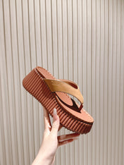 CHLOÉ 26S PLATFORM FLIP-FLOPS IN BROWN LAMBSKIN
