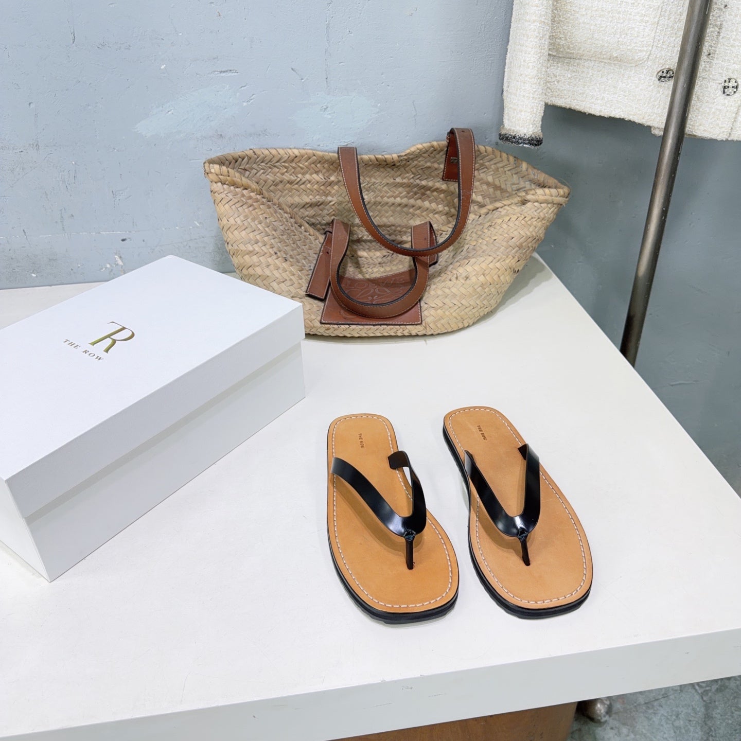 THE ROW 26S THONG SANDALS IN BROWN CALFSKIN BLACK STRAP
