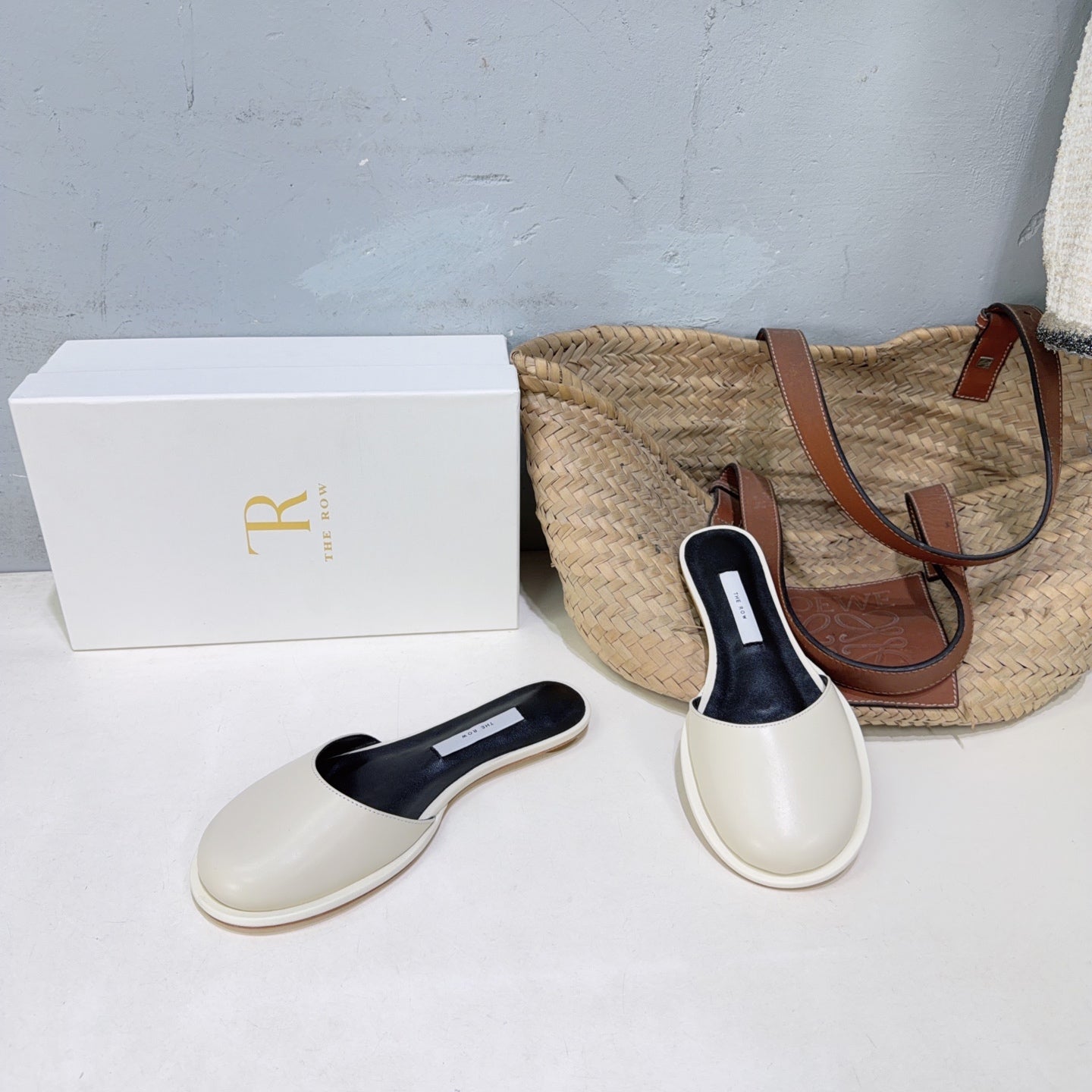 THE ROW 26S ROUND TOE MULE FLATS IN IVORY WHITE SMOOTH CALFSKIN