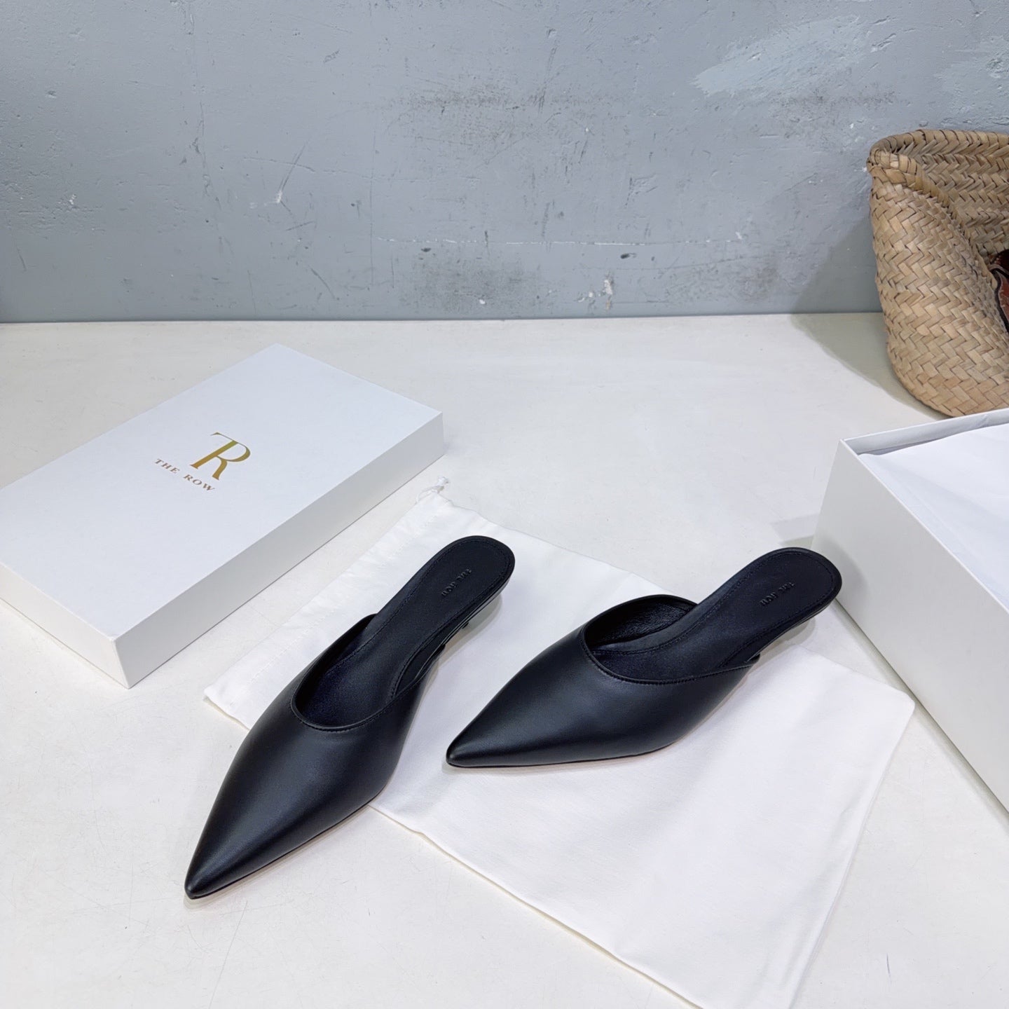 THE ROW 26S POINTED TOE MULE HEELS 35MM IN BLACK CALFSKIN