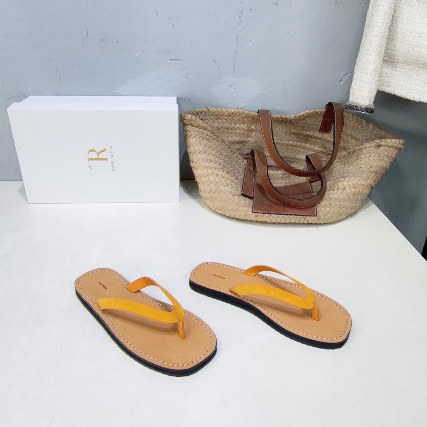 THE ROW 26S THONG SANDALS IN BROWN CALFSKIN