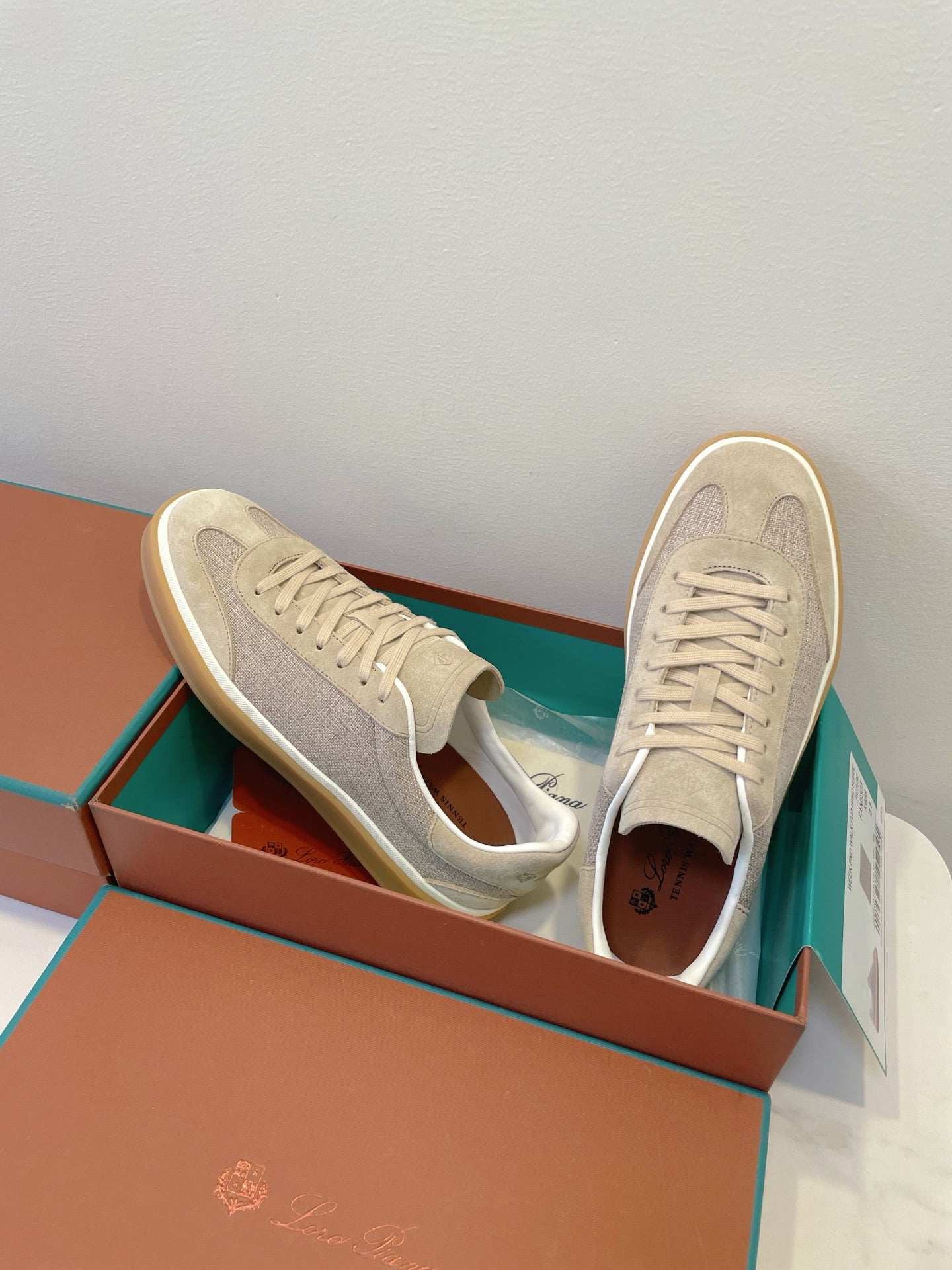 SNEAKERS IN LIGHT BEIGE SUEDE WITH CANVAS