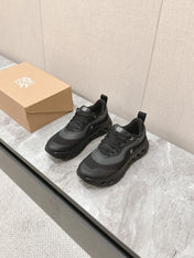 RUN SNEAKER IN BLACK SUEDE AND MESH FABRIC