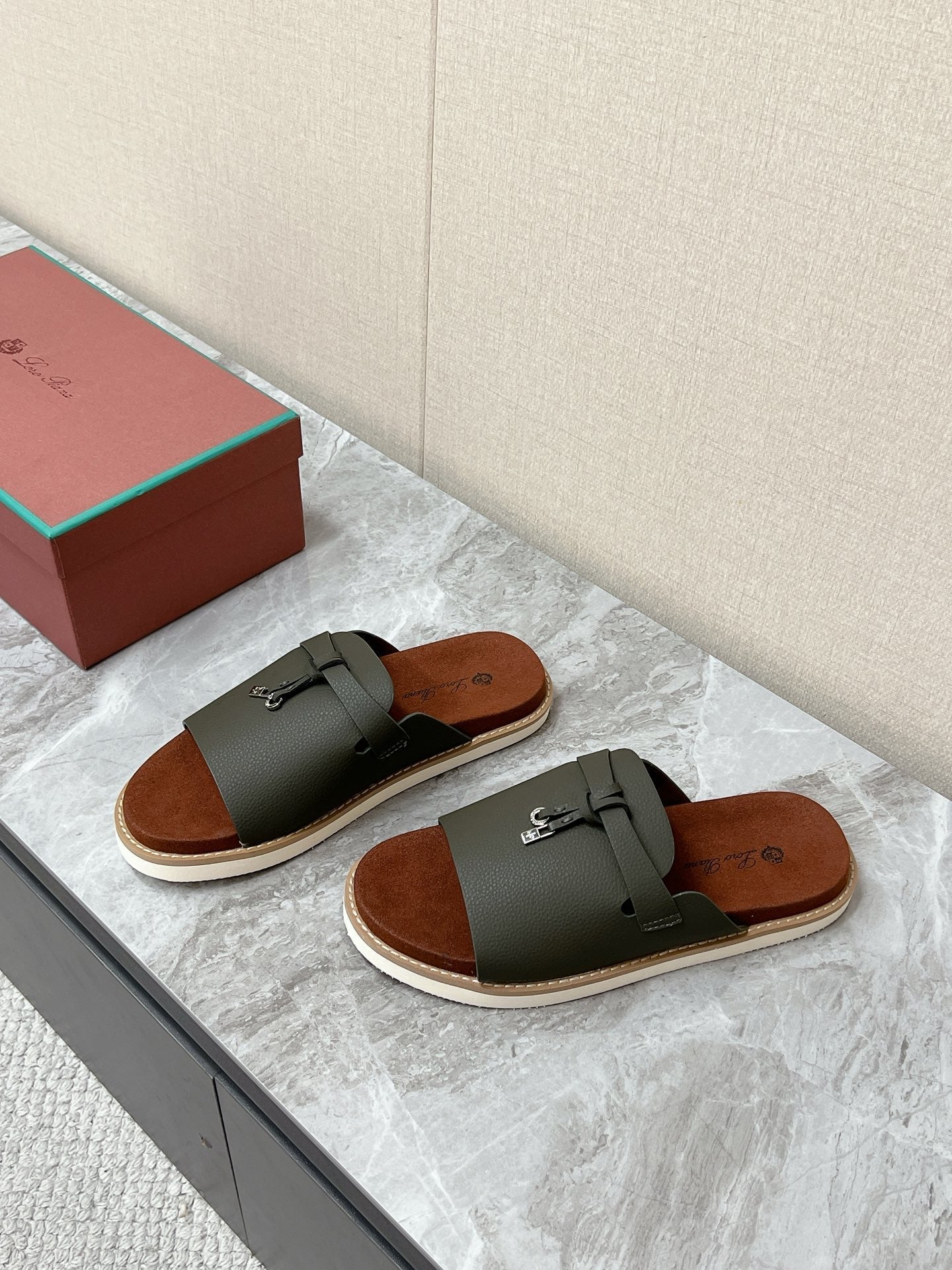 LP 26S LOCK MULE SLIDES IN OLIVE GREEN CALFSKIN SILVER HARDWARE