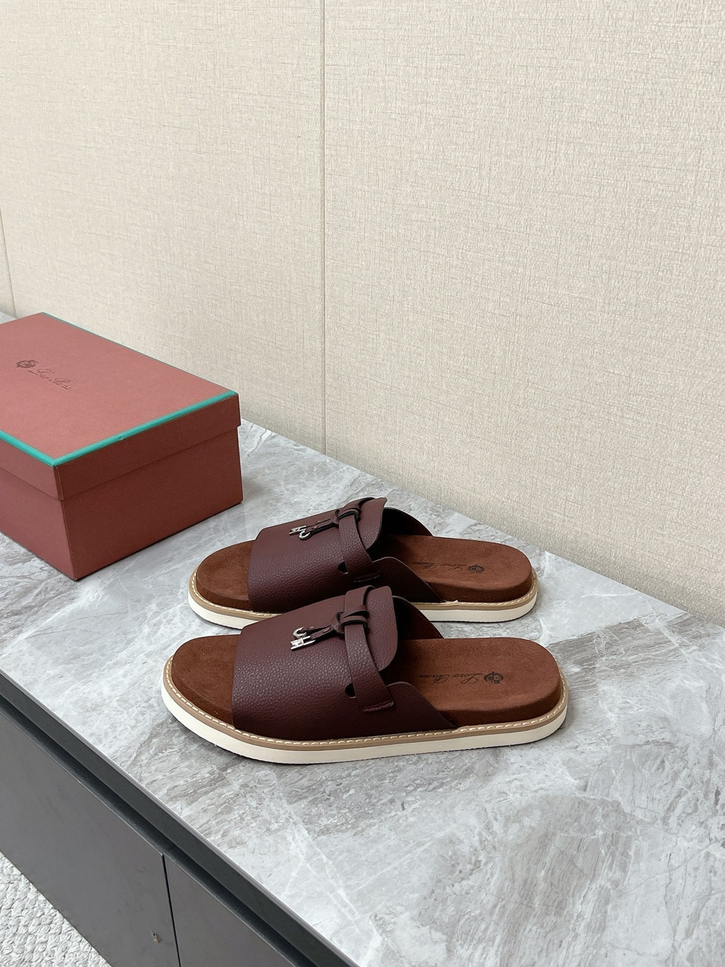 LP 26S LOCK MULE SLIDES IN BURGUNDY RED CALFSKIN SILVER HARDWARE