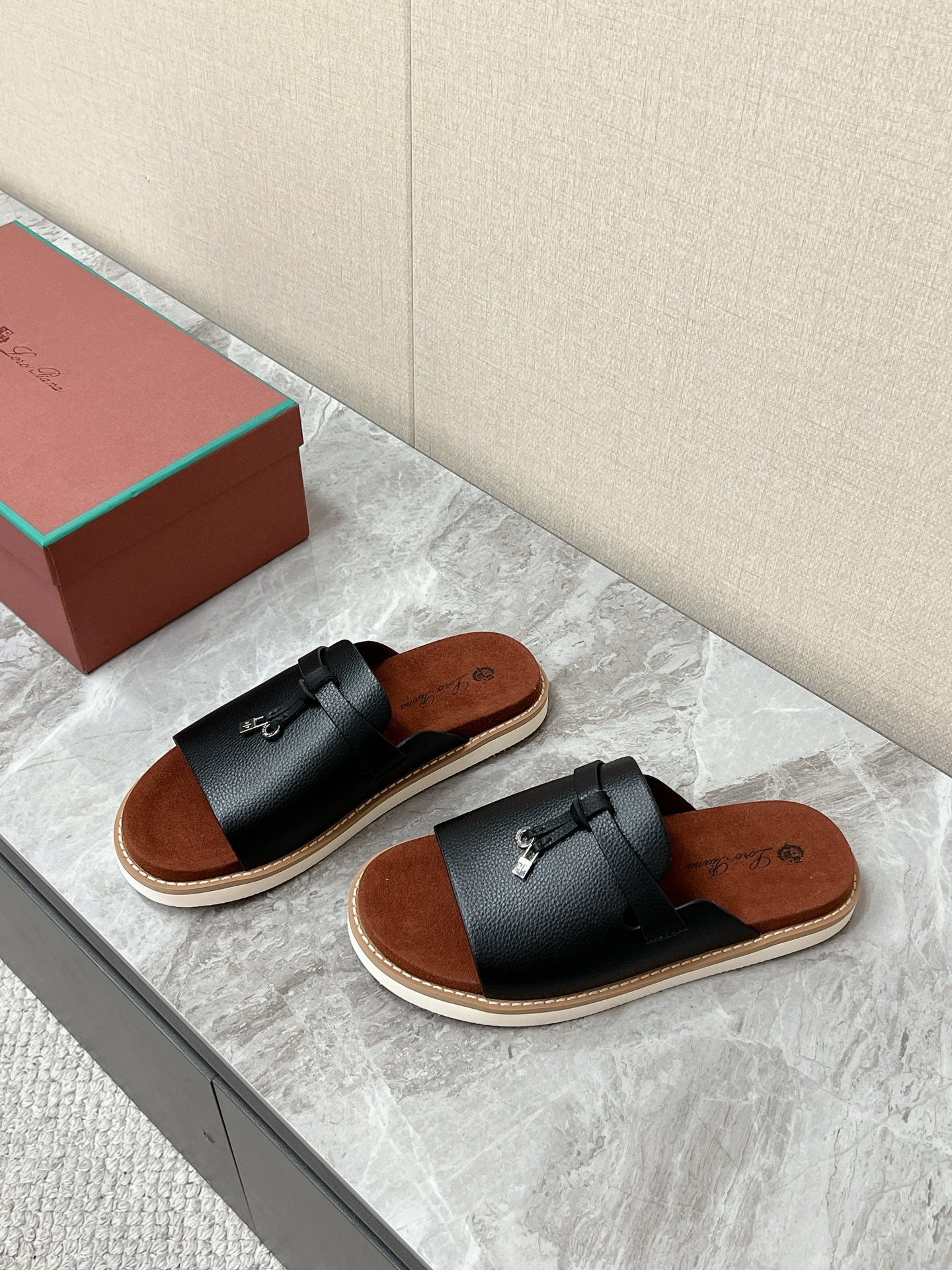 LP 26S LOCK MULE SLIDES IN BLACK GRAINED CALFSKIN SILVER HARDWARE