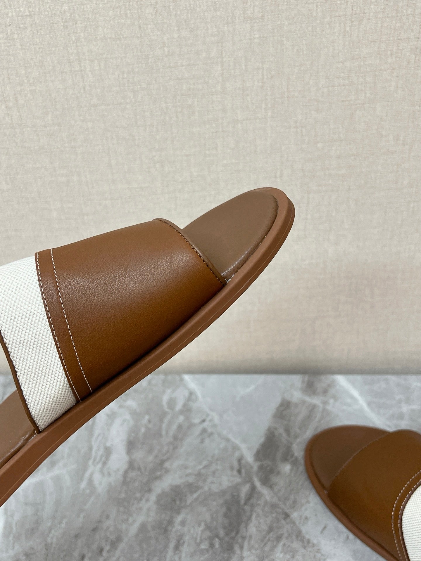 LP 26S SLIDES SANDAL IN BROWN CALFSKIN AND IVORY WHITE CANVAS