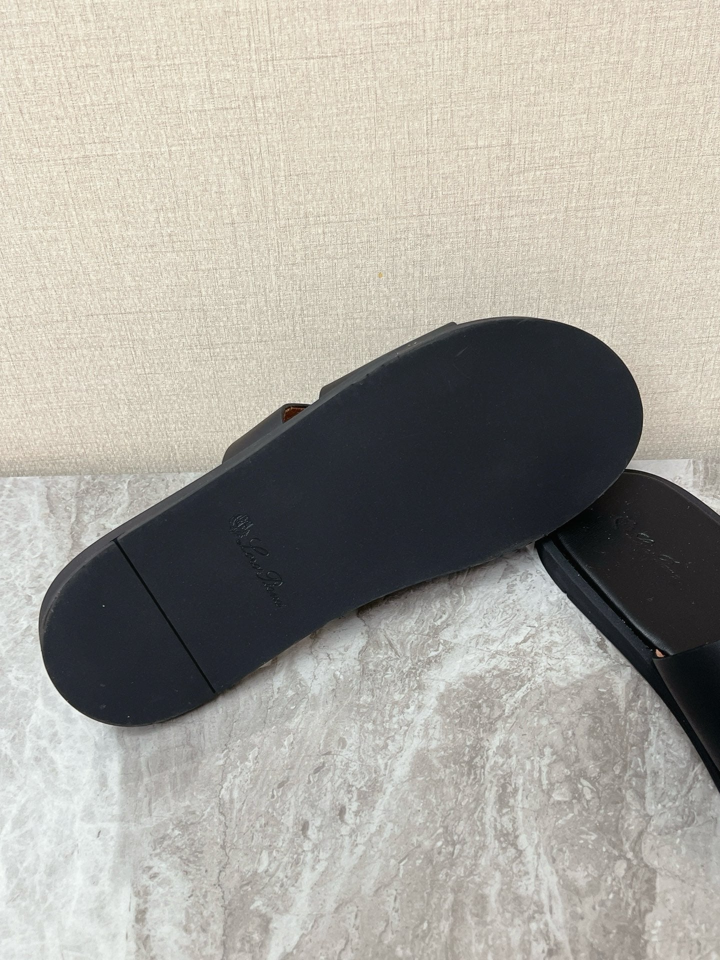 LP 26S CUTOUT SLIDES IN BLACK CALFSKIN