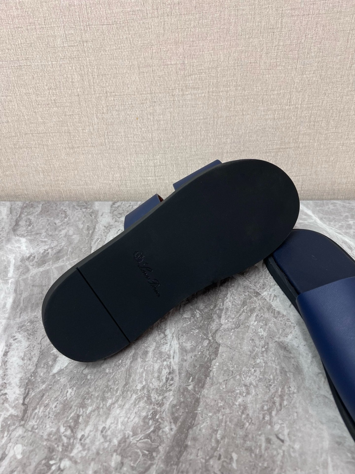 LP 26S CUTOUT SLIDES IN NAVY BLUE CALFSKIN