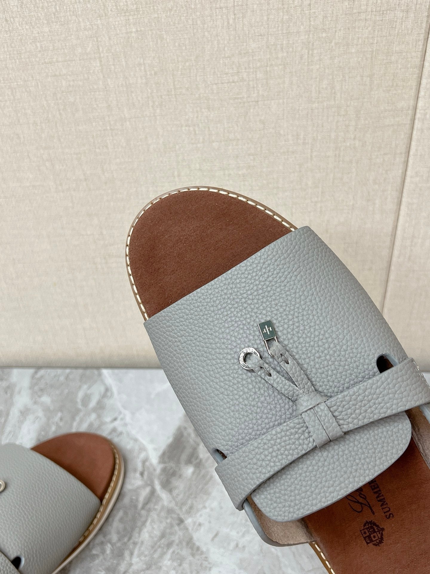 LP 26S LOCK CHARM SLIDES IN GREY CALFSKIN SILVER HARDWARE