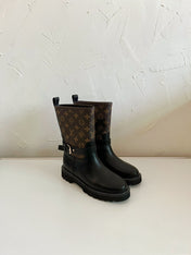 TERRITORY FLAT ANKLE BOOT IN BLACK MIX CHOCOLATE BROWN MONOGRAM CALFSKIN