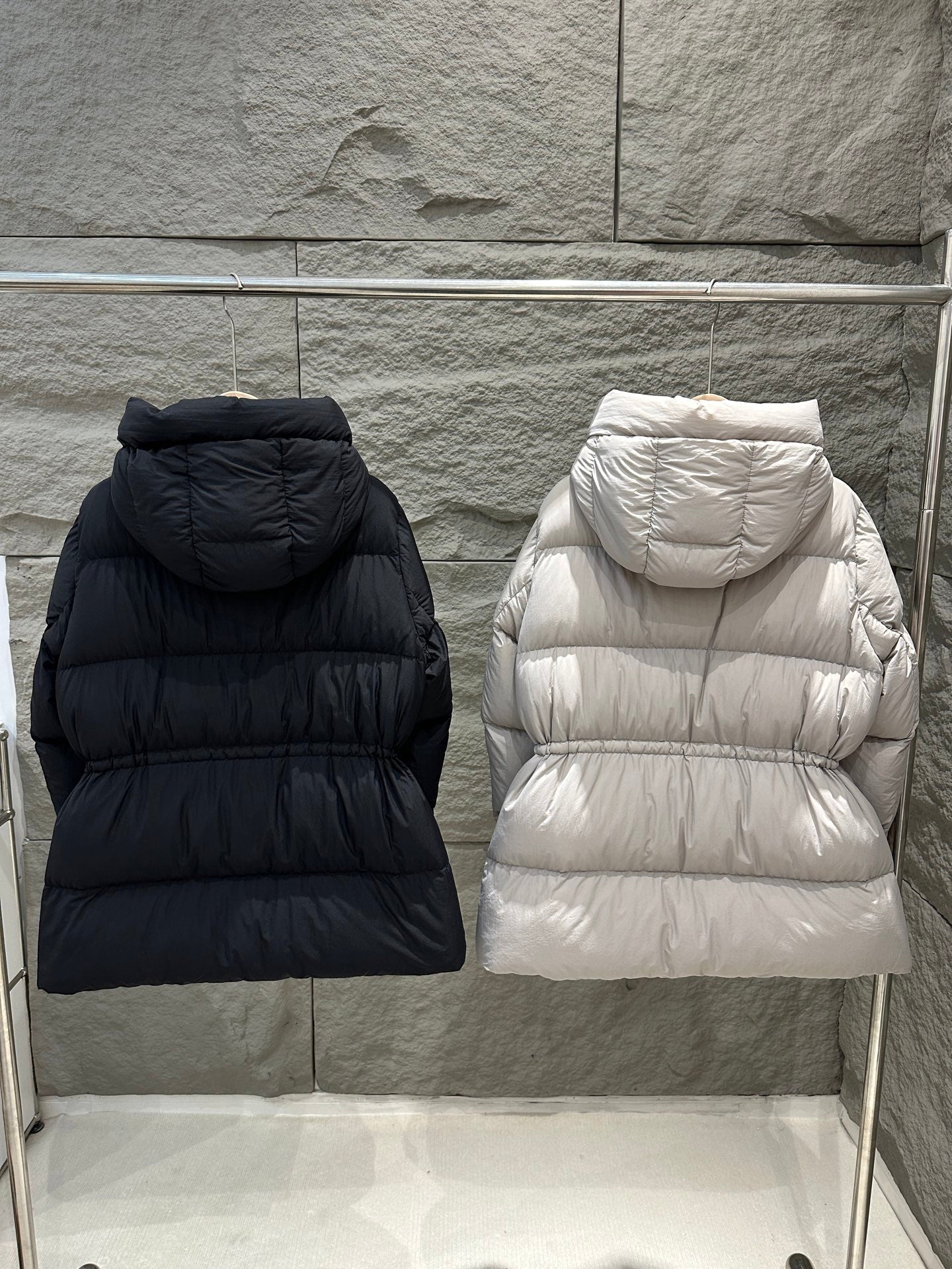 PRADA 25S MEDIUM-LENGTH GOOSE DOWN COAT 227