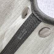 GARDEN PARTY 23CM IN GREY CALFSKIN
