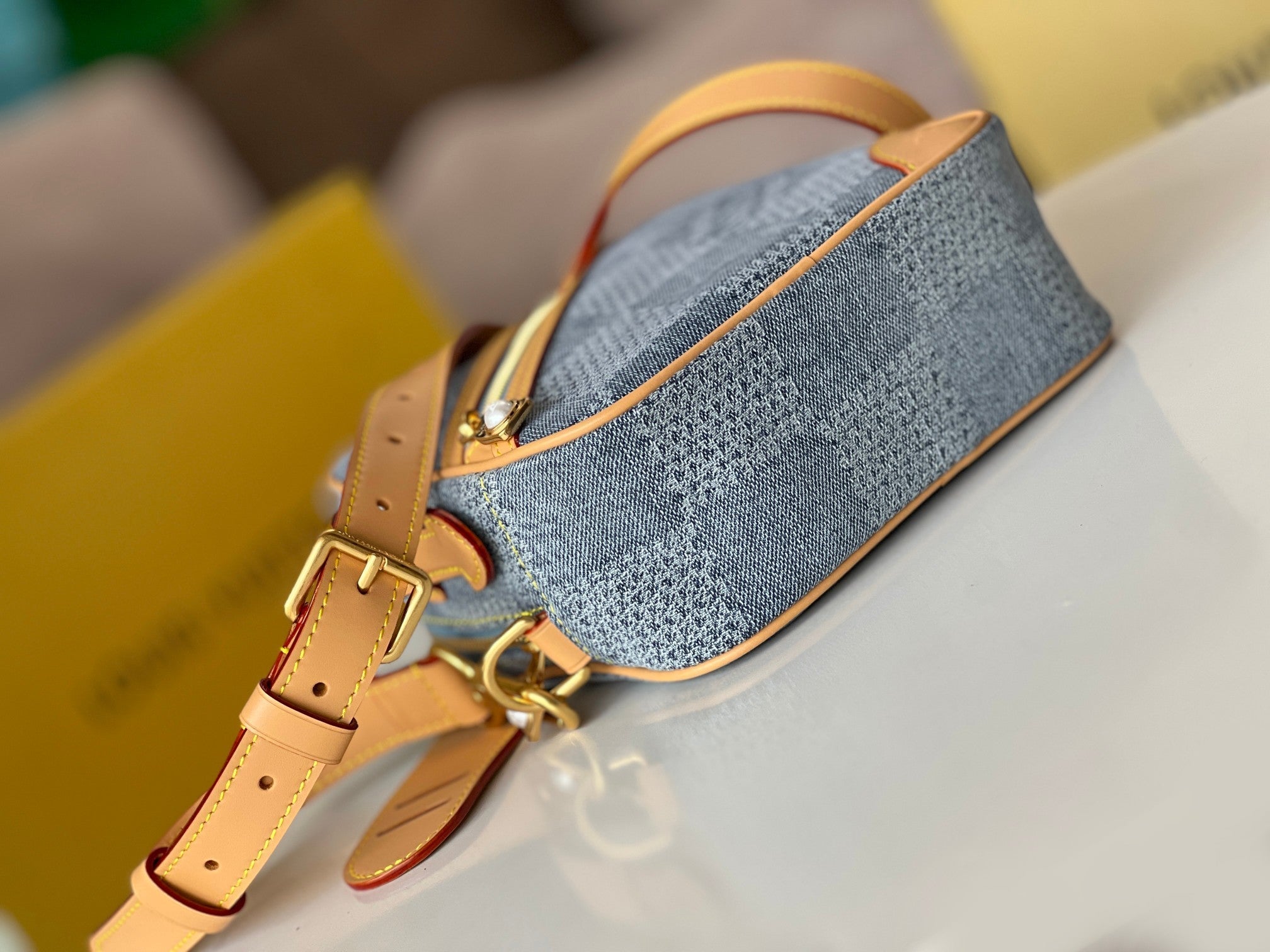 CHESS MESSENGER 24 IN COLUMBIA BLUE DAMIER DENIM 3D