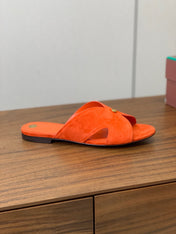 FLAT SLIPPERS IN ORANGE SUEDE