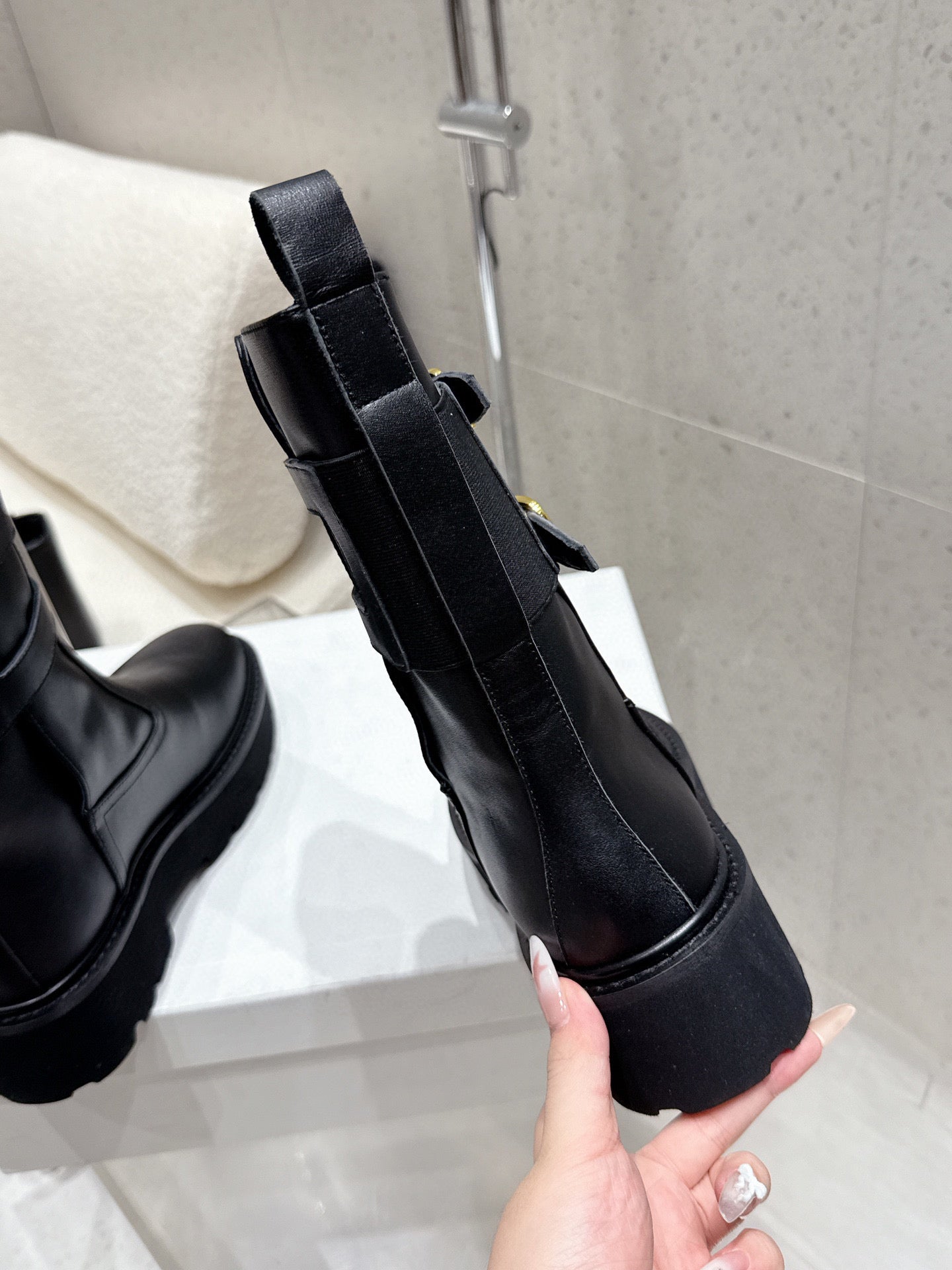 CELINE 26S ANKLE BOOTS IN BLACK CALFSKIN