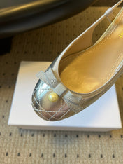 DIOR 26S OPEN BACK SANDALS IN SILVER CALFSKIN WITH PEARL BOW