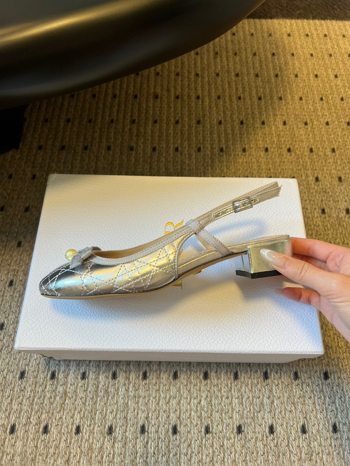 DIOR 26S OPEN BACK SANDALS IN SILVER CALFSKIN WITH PEARL BOW