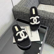 CHANEL 26S SLIDE SANDALS  IN BLACK AND WHITE SHEARLING OPEN TOE