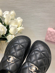 CC TURNLOCK FLAP MULES BLACK LAMBSKIN