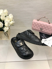 CC TURNLOCK FLAP MULES BLACK LAMBSKIN