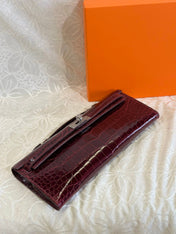 KELLY CUT 31 IN SANGRIA PURPLE SHINNY ALLIGATOR LEATHER WITH SILVER HARDWARE