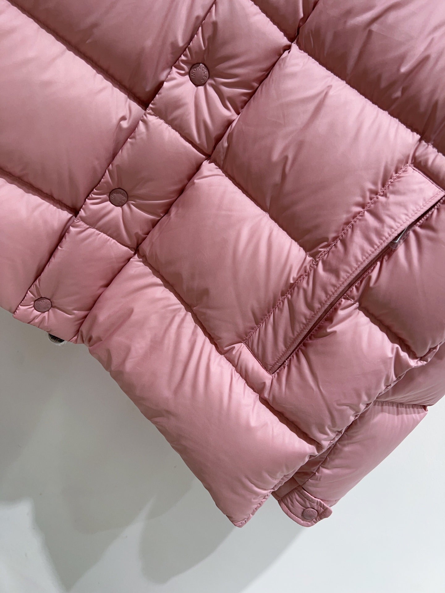 MONCLER 25S PREMIUM DOWN JACKET 211