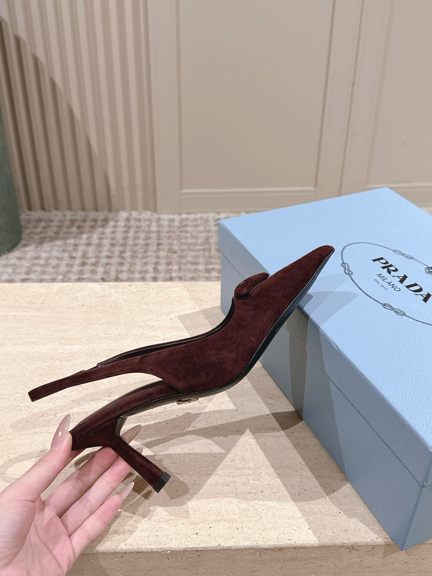 PRADA 26S POINTED-TOE SLINGBACK HEELS 75MM IN BURGUNDY BROWN SUEDE WITH LOGO
