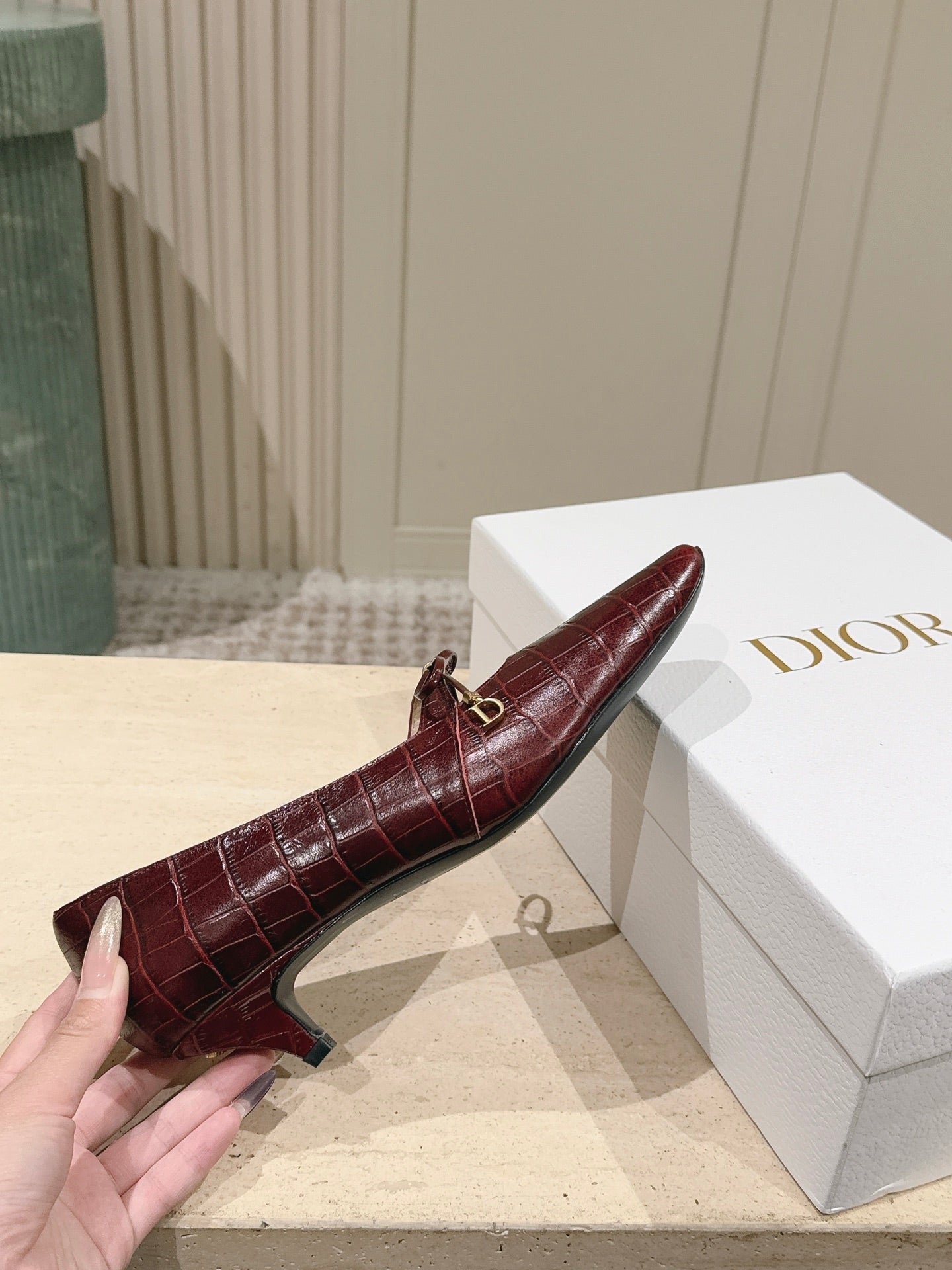 DIOR 26S MARY JANE KITTEN HEEL 40MM IN DARK RED CROCODILE EMBOSSED CALFSKIN