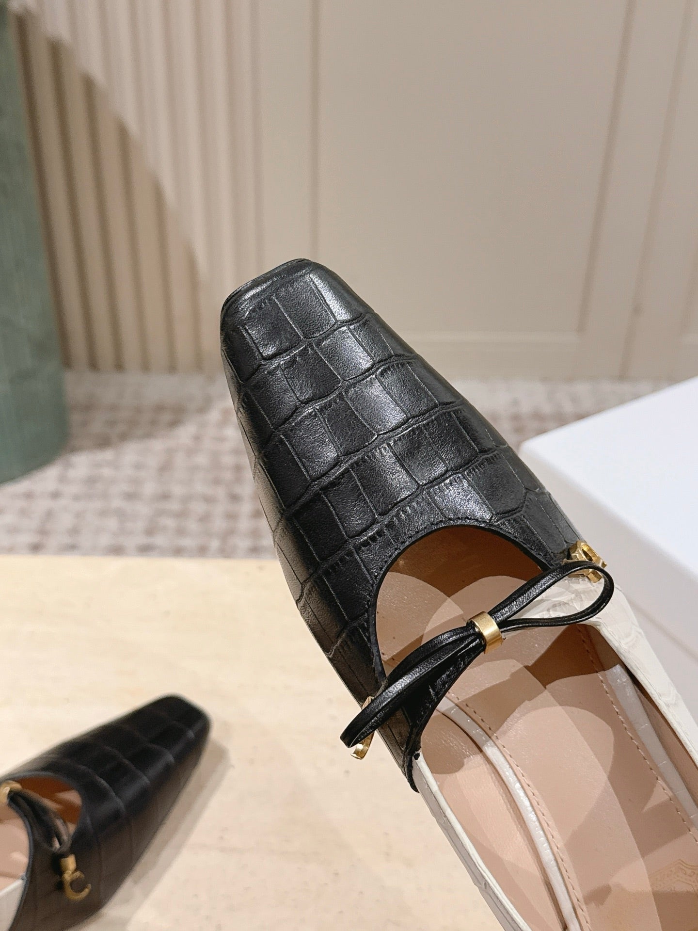 DIOR 26S MARY JANE 40MM IN BLACK AND WHITE CROCODILE EMBOSSED CALFSKIN KITTEN HEELS