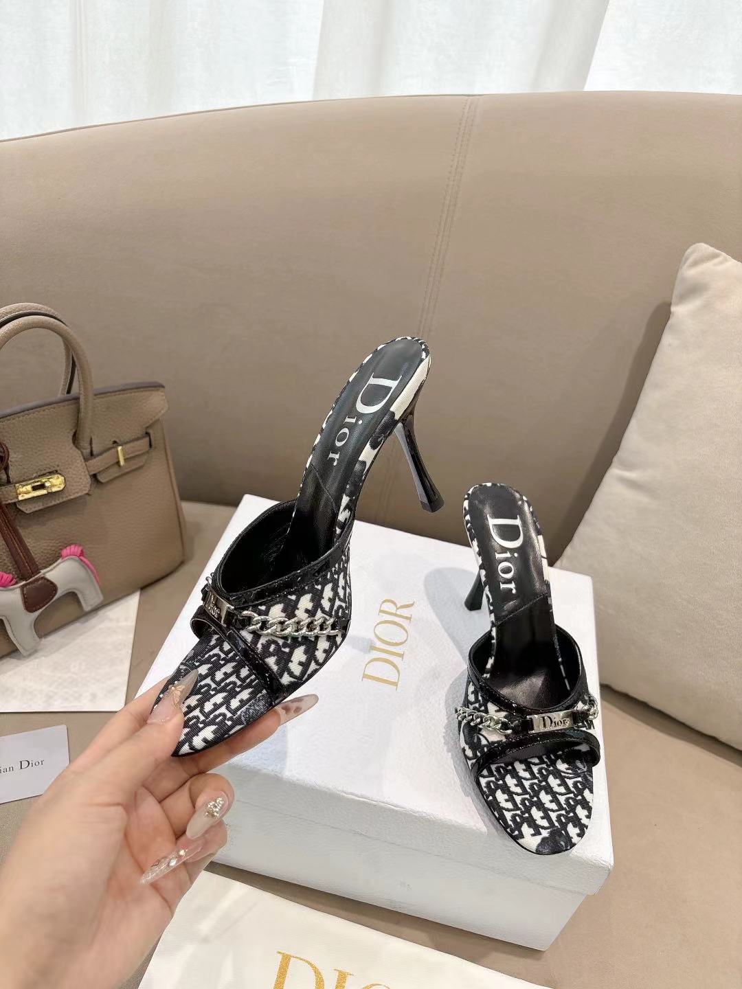 DIOR 26S KITTEN HEEL SLIDE SANDALS 85MM IN BLACK MONOGRAM CANVAS CALFSKIN CHAIN STRAP