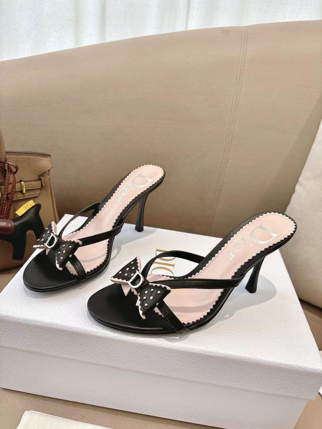 DIOR 26S KITTEN HEEL SANDALS 85MM IN BLACK CALFSKIN BOW STUDDED