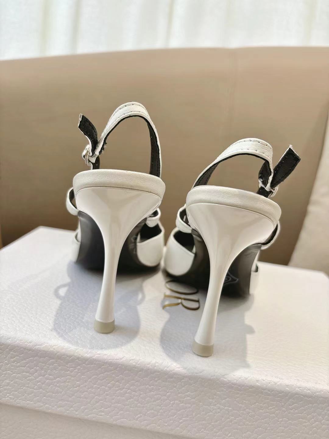 DIOR 26S SLINGBACK KITTEN HEEL PUMPS 85MM IN WHITE CALFSKIN STUDDED BOW STRAP