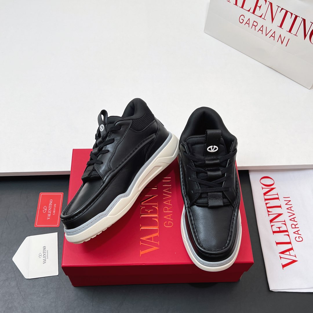 VALENTINO 25S RUNBOOT SNEAKERS IN BLACK LAMBSKIN