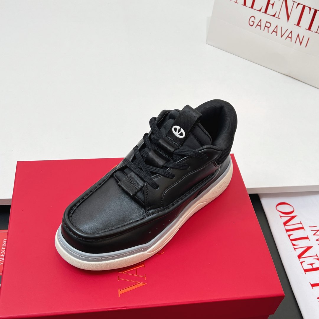 VALENTINO 25S RUNBOOT SNEAKERS IN BLACK LAMBSKIN