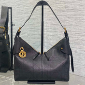 DIOR 25S MEDIUM VOYAGE BAG 28 IN BLACK FLAT MACROCANNAGE GRAINED CALFSKIN