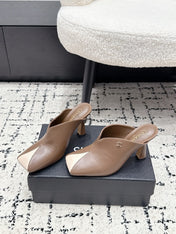 CHANEL 26S SQUARE-TOE HEELED MULES 95 MM IN KHAKI BROWN MIX CREAM LAMBSKIN