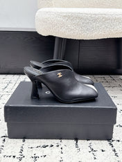 CHANEL 26S SQUARE-TOE HEELED MULES 95 MM IN BLACK MIX WHITE LAMBSKIN