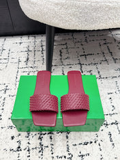 BOTTEGA VENETA 26S SQUARE-TOE WOVEN-STRAP SANDALS IN RED LAMBSKIN