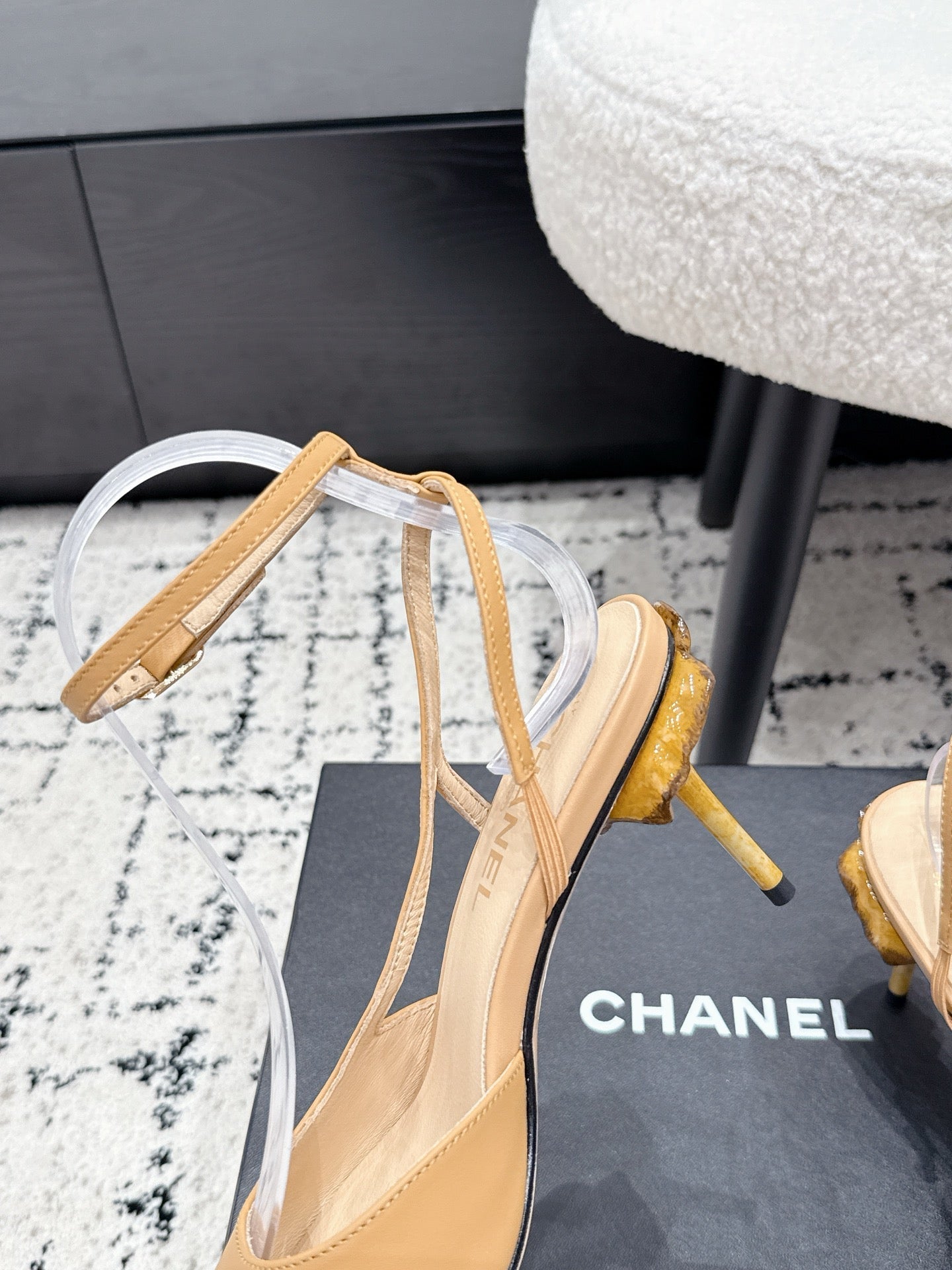 CHANEL 26S HEELED SLINGBACKS 75 MM IN BEIGE MIX BLACK LAMBSKIN