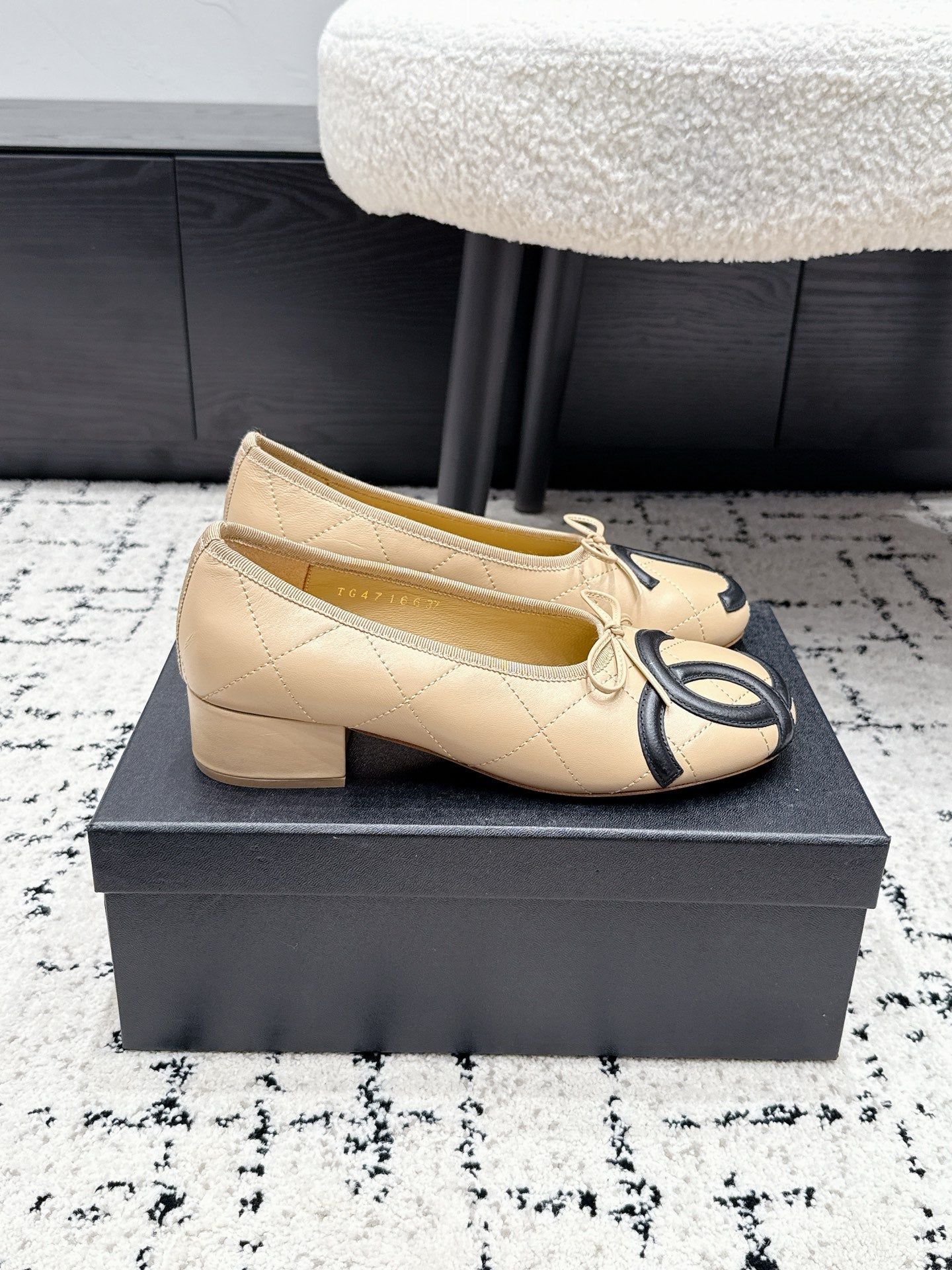 CHANEL 26S HIGH HEELS IN BEIGE LAMBSKIN WITH BOW