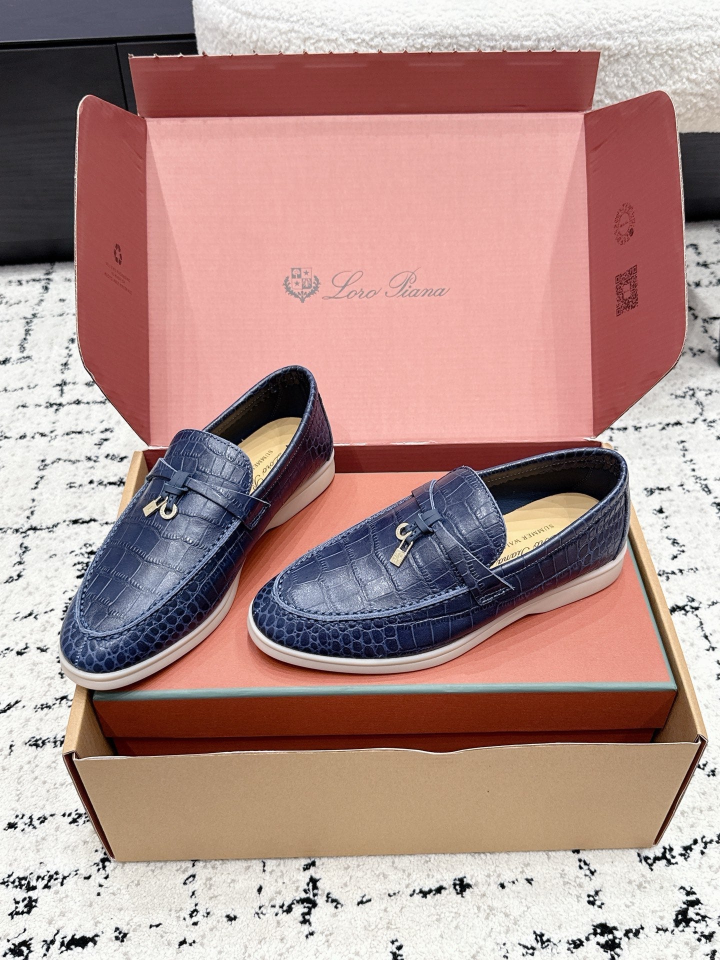 LP 26S SUMMER CHARMS WALK LOAFER IN DARK BLUE CROCODILE CALFSKIN GOLD HARDWARE