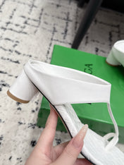 BOTTEGA VENETA 26S HIGH-HEEL THONG SANDALS 40 MM IN WHITE CALFSKIN