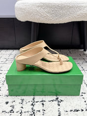 BOTTEGA VENETA 26S HIGH-HEEL THONG SANDALS 40 MM IN BEIGE CALFSKIN