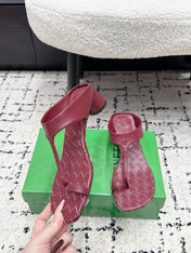 BOTTEGA VENETA 26S HIGH-HEEL THONG SANDALS 40 MM IN DARK RED CALFSKIN